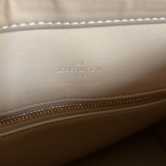 Louis Vuitton Vernis Houston Sholder Bag - Picture 12 of 17